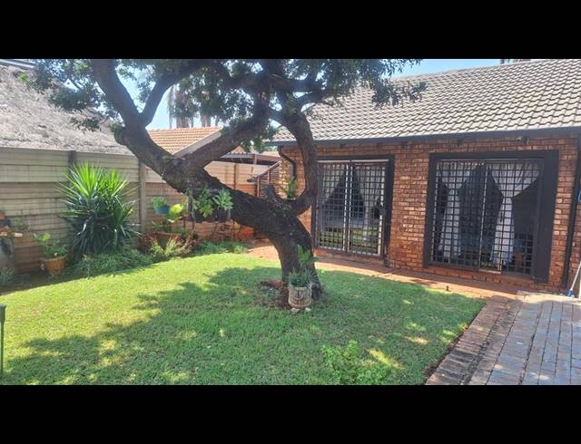 4 BEDROOM HOUSE FOR SALE IN HESTEAPARK